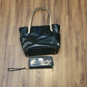 Michael Kors Jet Set Black and Tan Glossy Tote And Wallet Set